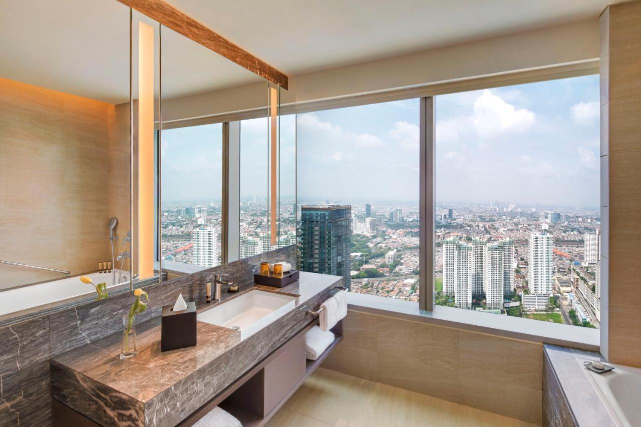 Parkroyal Serviced Suites Jakarta Buitenkant foto