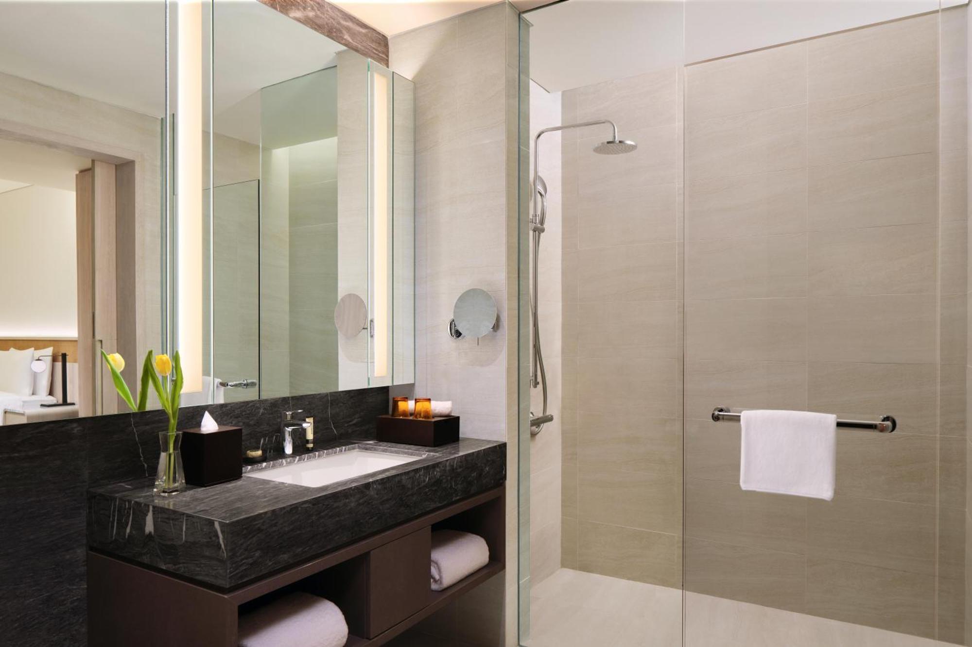 Parkroyal Serviced Suites Jakarta Buitenkant foto
